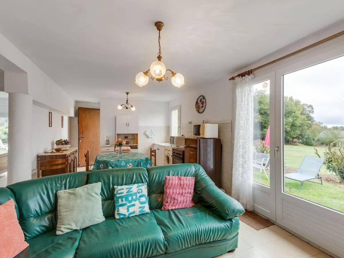 Pretty Holiday Home With Garden In Priziac 0*,  Fransa