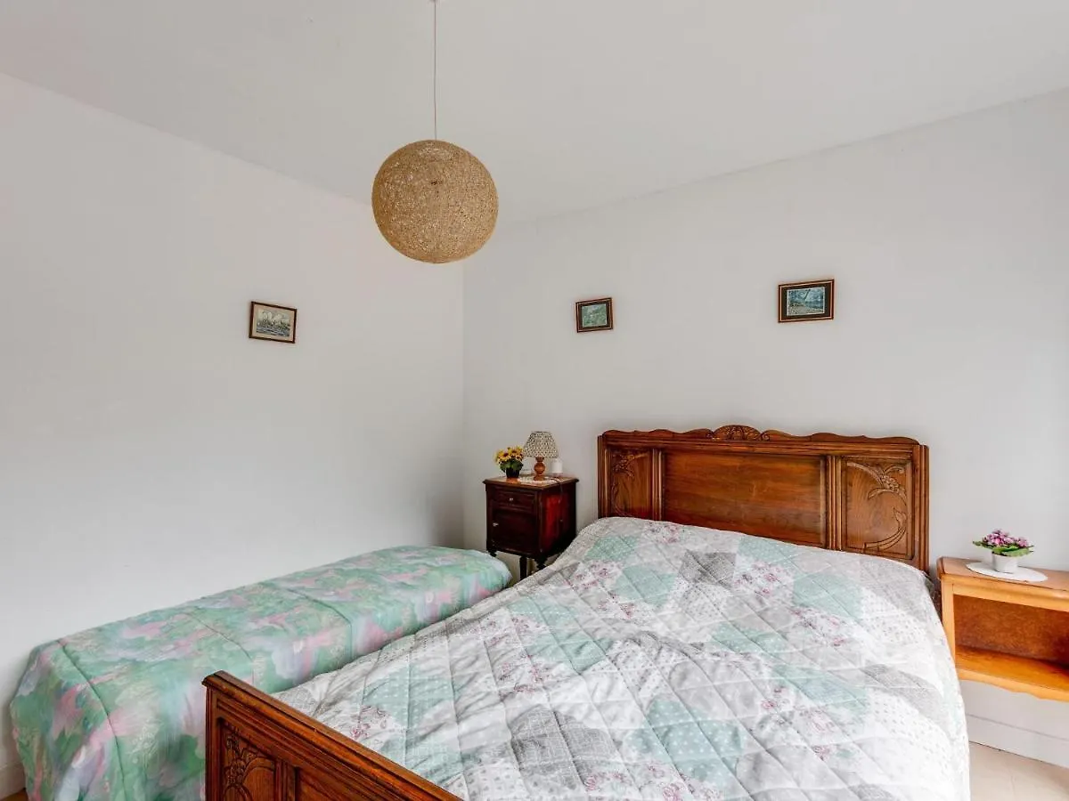 Pretty Holiday Home With Garden In Priziac